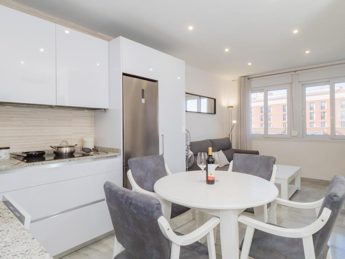 Cubo'S Apartamento Atocha With Optional Parking Malaga Luaran gambar