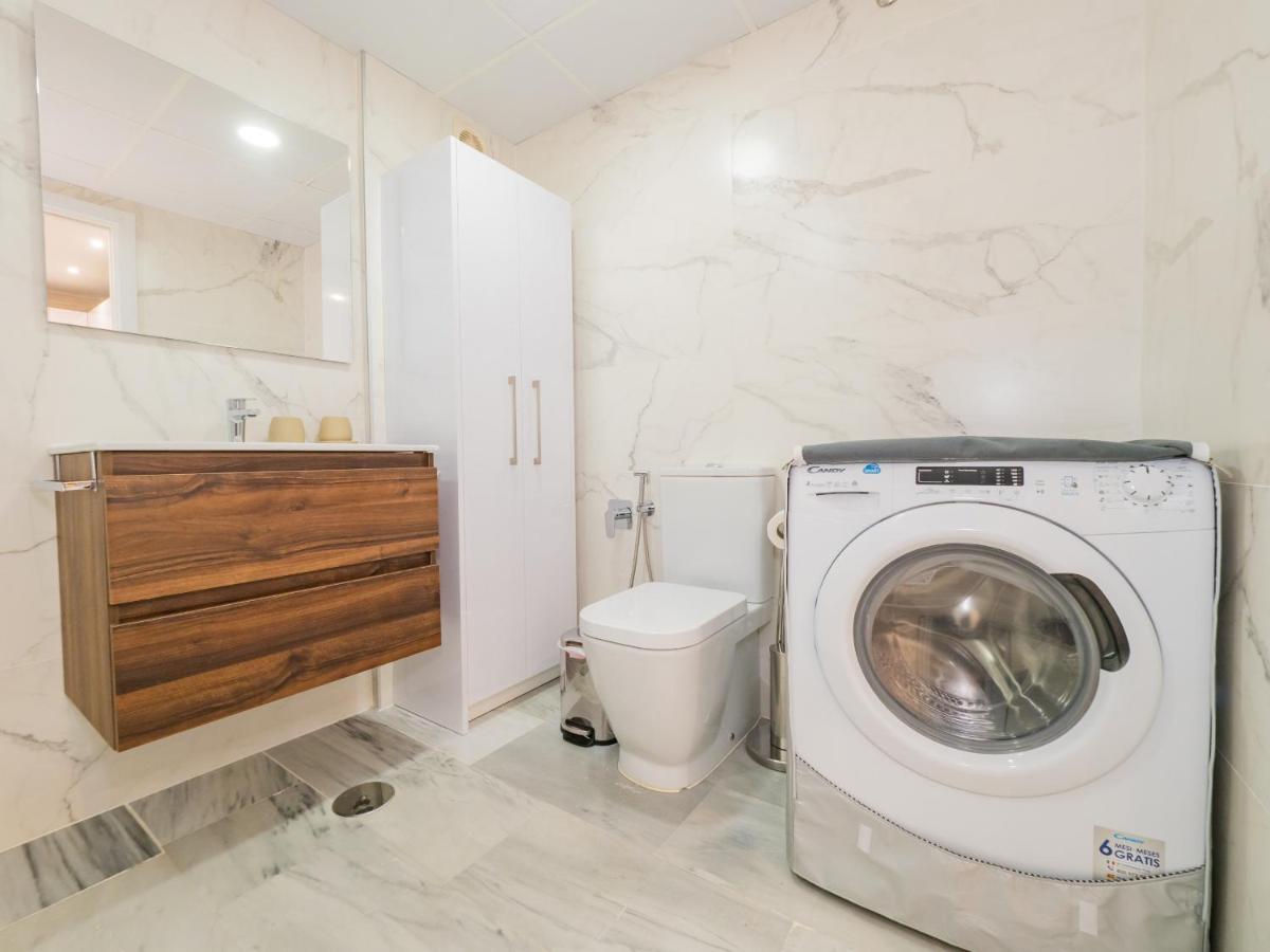 Cubo'S Apartamento Atocha With Optional Parking Malaga Luaran gambar